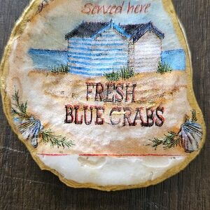 Decorative Seashell with Blue Crab Design